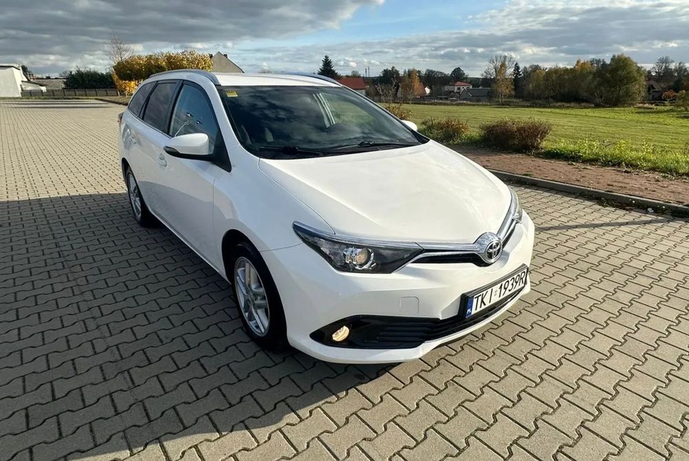 Toyota Auris Touring Sports Comfort Nowy Akumulator 2 Komplety Opon