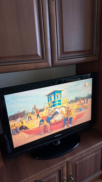 Телевізор Samsung 73,5 на 48