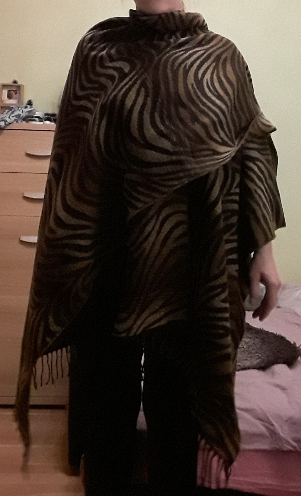 Ponczo szal peleryna zebra