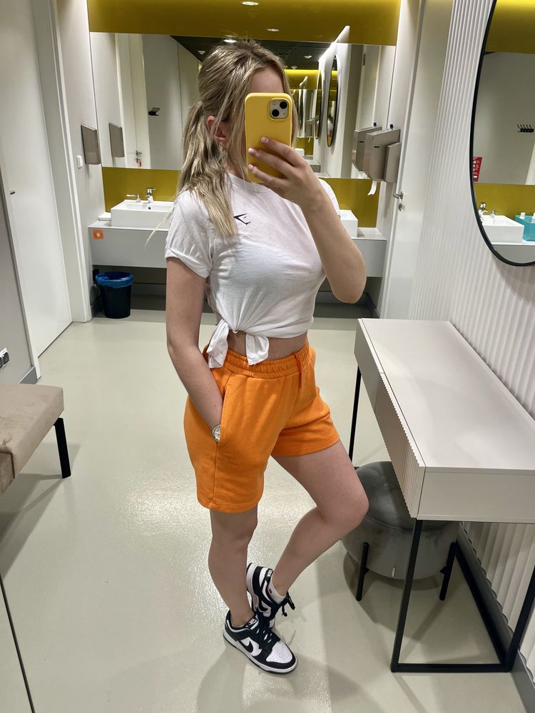 T-shirt Gymshark z rozcięciem z boku, rozmiar S