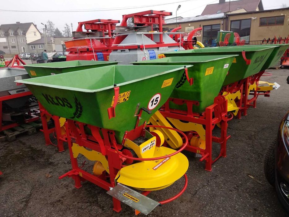 Rozsiewacz nawozów wapna  taśmowy KŁOS 300kg 400kg 600kg 800kg