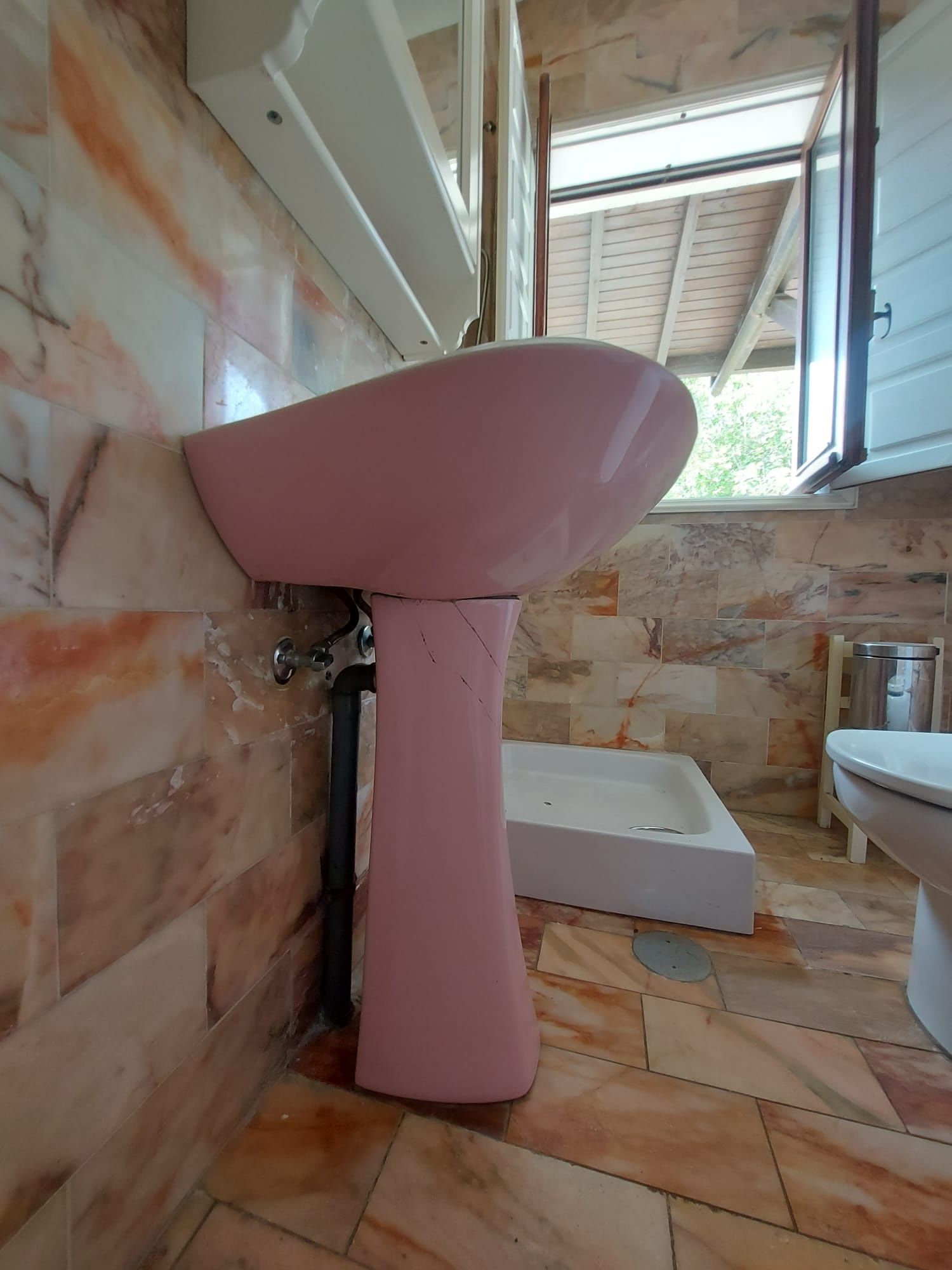 Casa de banho completa com base de duche | Sanita Roca