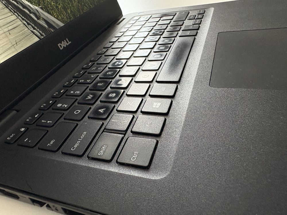 Laptop DELL Latitude 3400