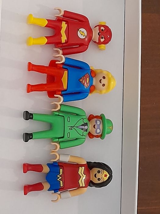 Bonecos Playmobil kinder Surpresa DC Comics Heróis Batman Vilões Joker