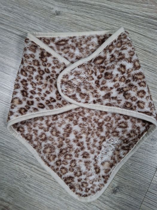 Komplet zimowy niemowlęcy czapka szalik 6-9 miesięcy Magrof