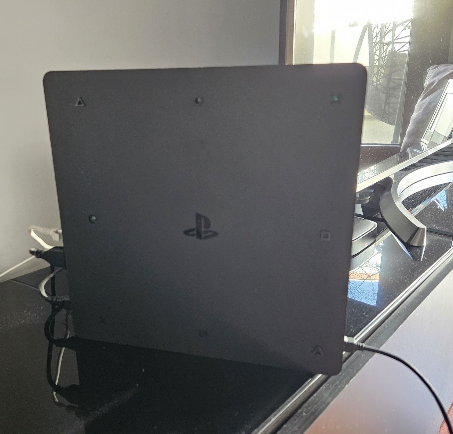 PS4 Slim 500g - quase nova