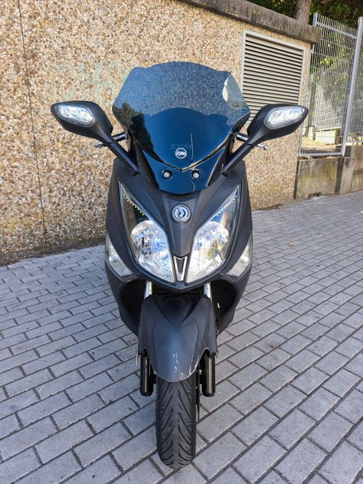 Scooter Sym GTS 125