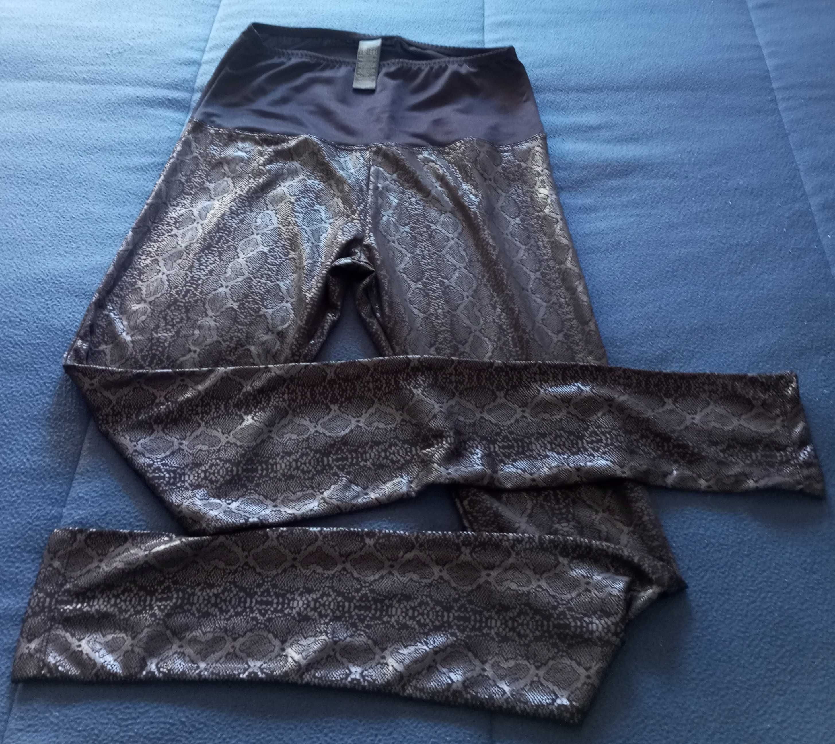 Blusas; leggings e echarpe