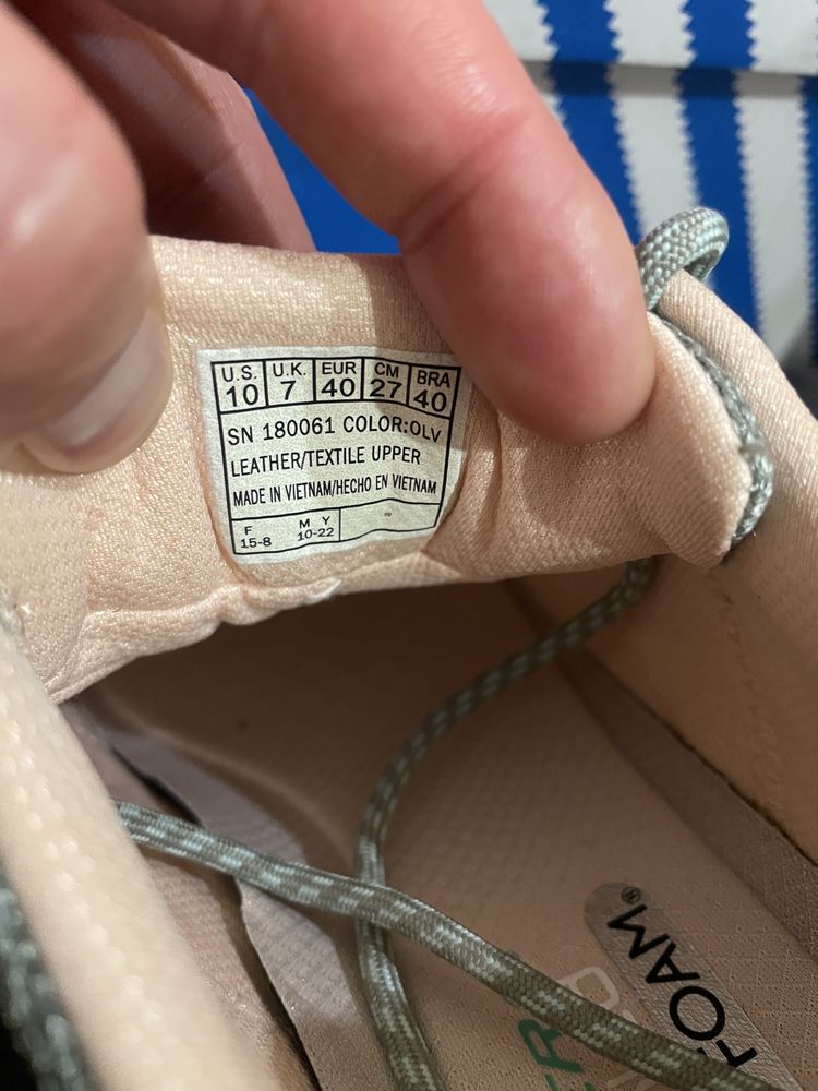 Оригінальні кросівки  Skechers Escape  41(27см) нові