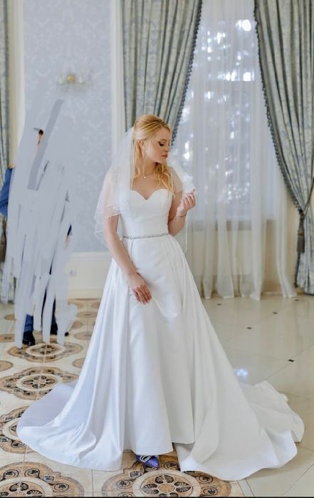 Весільна сукня , продається або прокат.