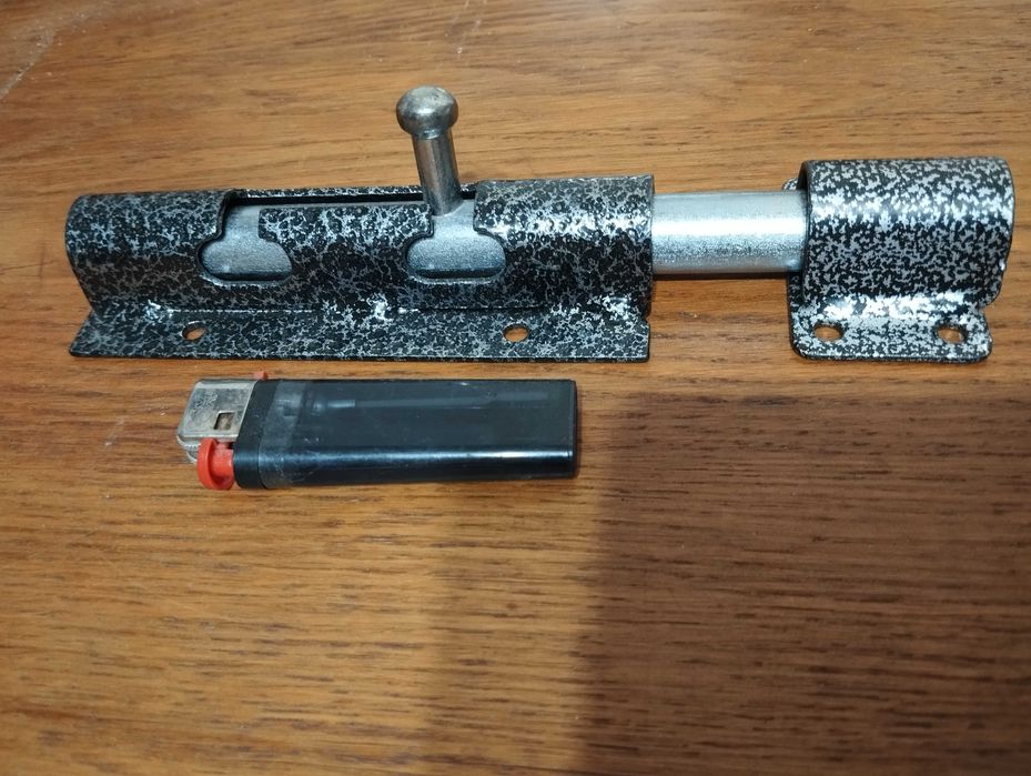 Замок задвижка на дверь. Очень мощный. Новый.