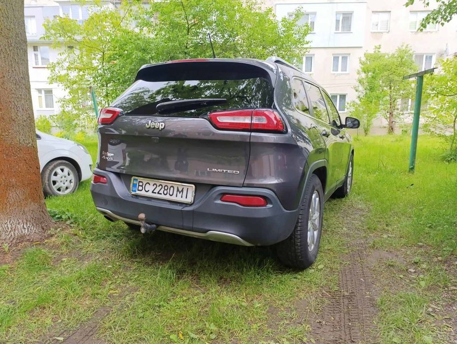 Jeep Cherokee 4x4 limited 2.4 2015 рік