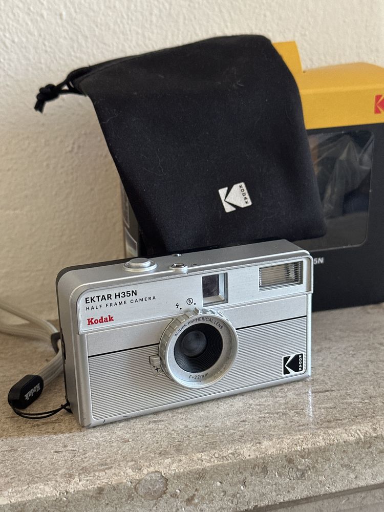 Kodak H35N (halfframe film camera)