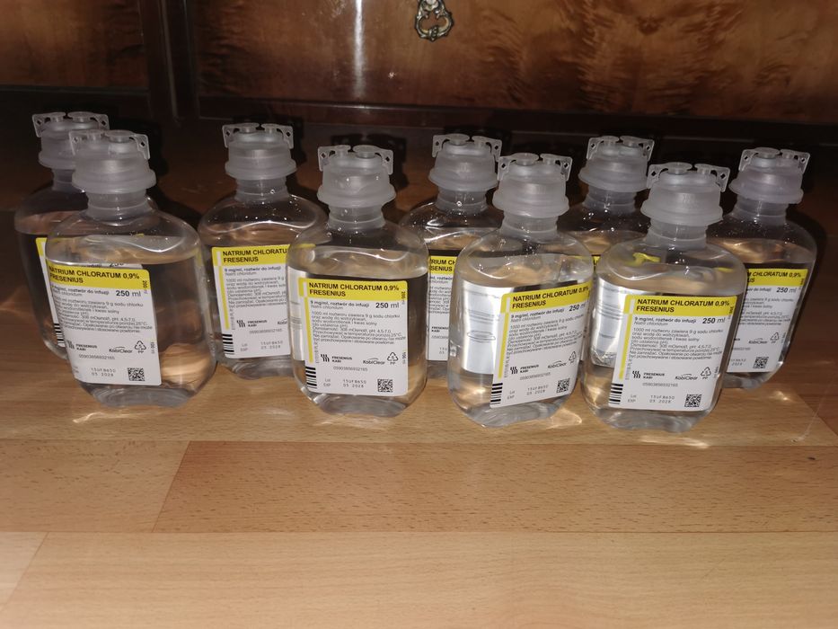 9 sztuk butelek soli fizjologicznej Natrium chloratum po 250 ml