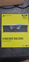 Corsair 32GB (2x16GB) 7200MHz  Vengeance RGB