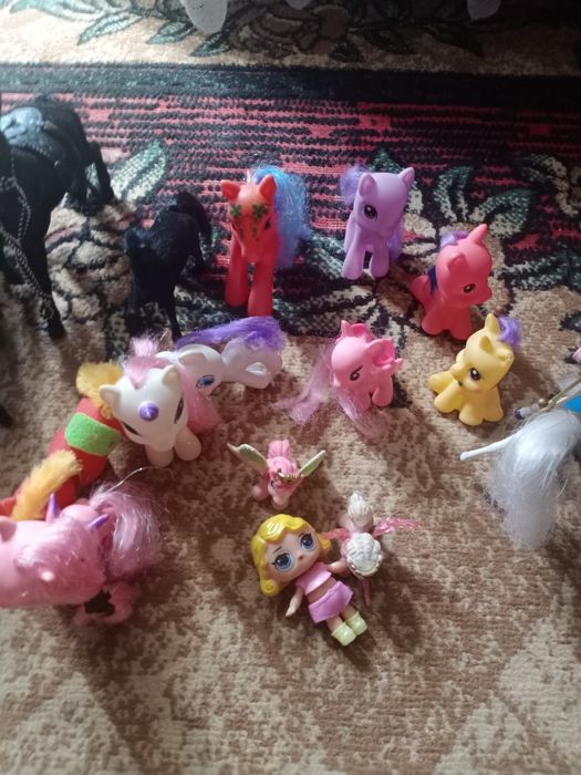 Продам іграшки(конячки,єдинороги)