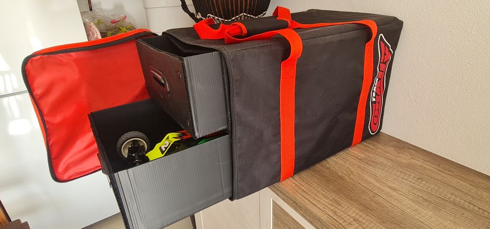 Carro X RAY XB4 2017