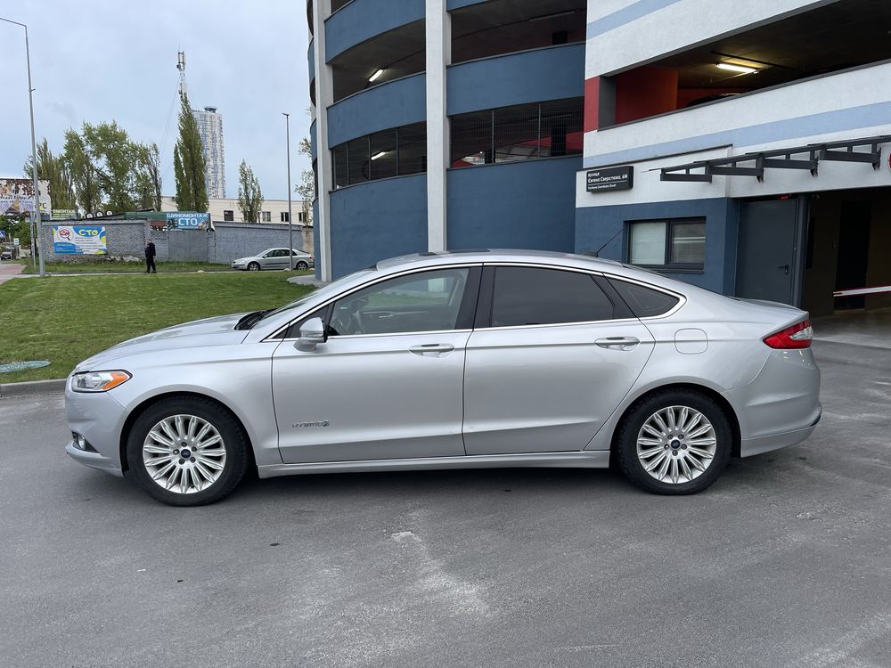 Ford Fusion 2015 2.0 Гібрид Максимальна комплектація