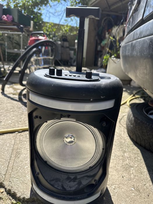 Coluna de som sem capa