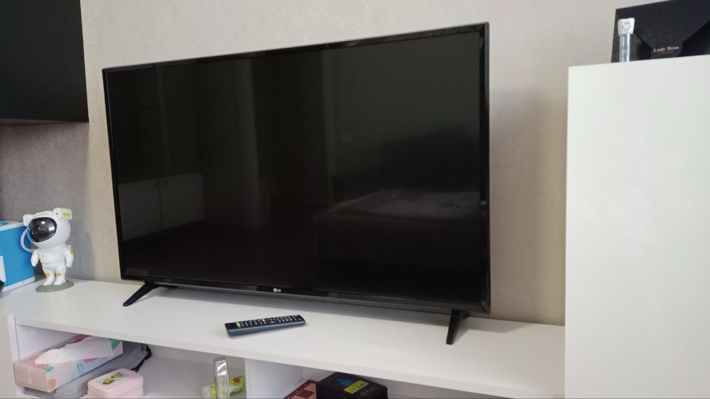 Телевізор lg webos 43 lj 594 v
