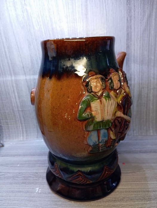 Ceramiczny kufel z motywami muzyków ludowych - PRL