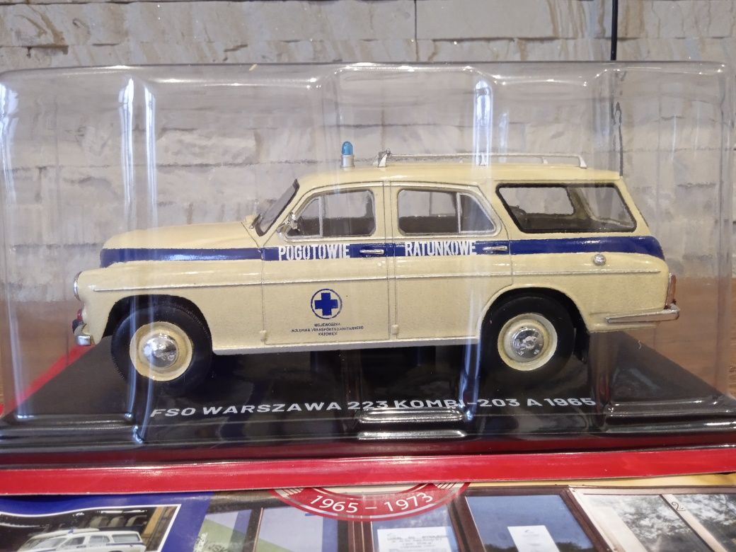 1:24 Hachette 1965 FSO Warszawa 223 Kombi -203A  Pogotowie ratunkowe