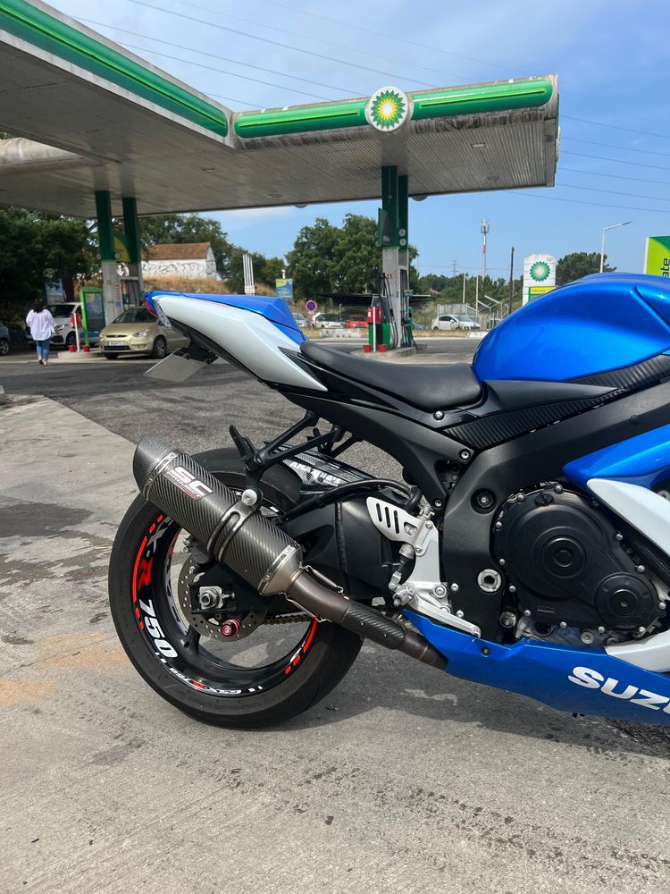Suzuki GSXR-R 750