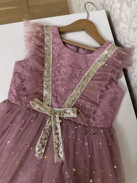 Розкішна святкові сукня розмір 5-6 років 116  см нові