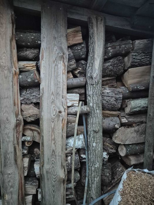 Drewno opałowe sezonowane