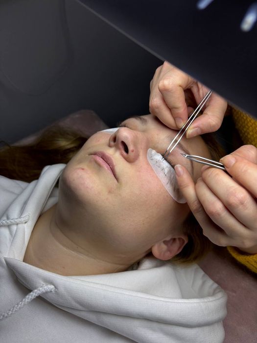 Шукаю моделей на нарощення вій, фарбування брів, манікюр та педикюр