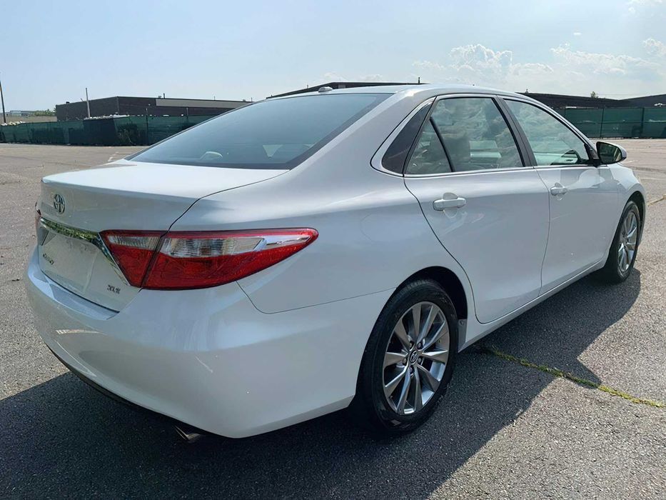 Toyota Camry      2016