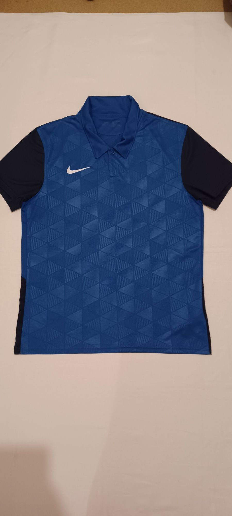 Спортивная футболка DRI- FIT Nike