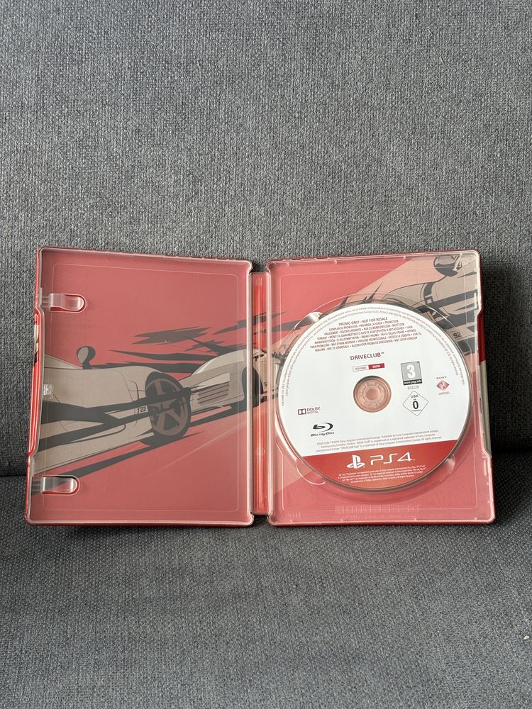 Steelbook + gra promo Driveclub PS4