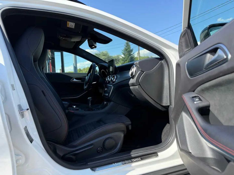 Mercedes-Benz GLA 180d AMG Line Facelift 2018 FULL EXTRAS GPS BI-XENON