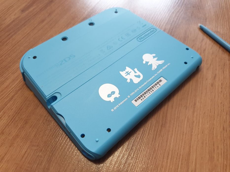 Nintendo 2ds konsola pokemon  piachu limitowana edycja