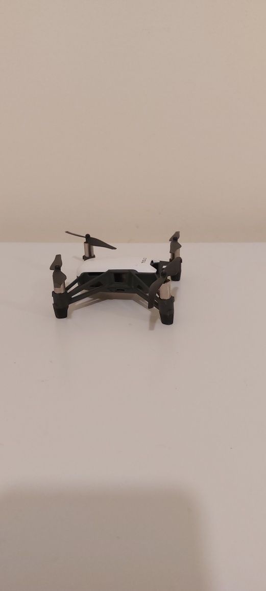 Drone Dji Tello com helices suplentes