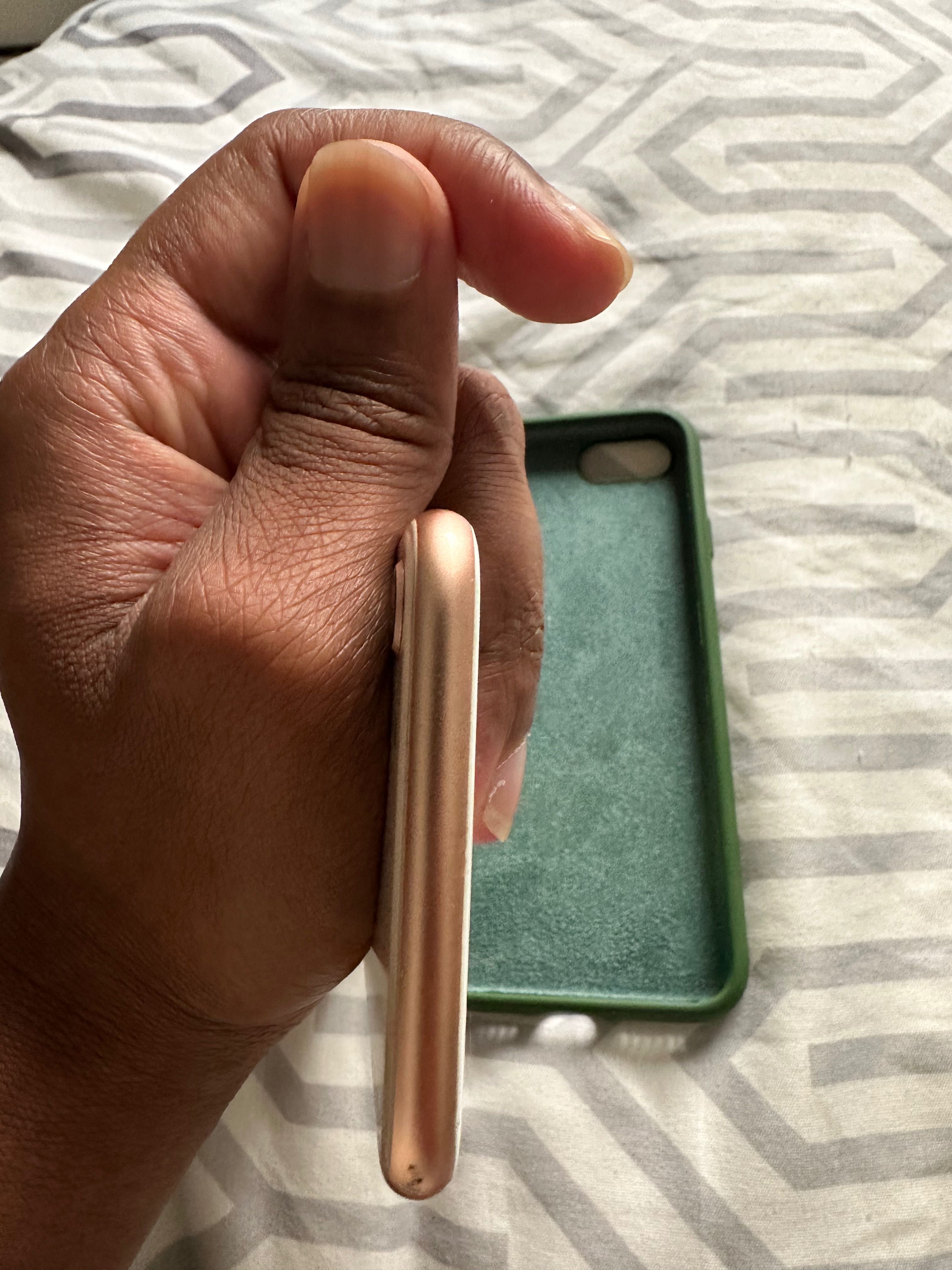 Vendo iPhone 8 100% de bateria em perfeito estado