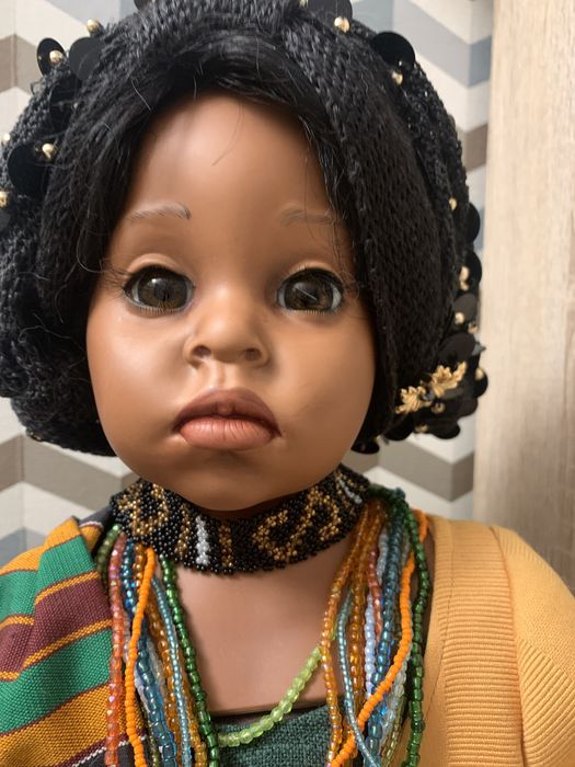 Lalka porcelanowa  artystyczna sygnowana