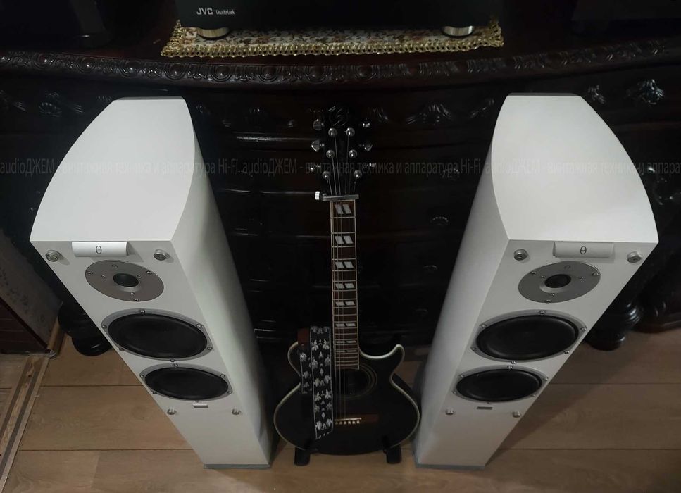 акустика Audiovector SI3 white&silver DENMARK