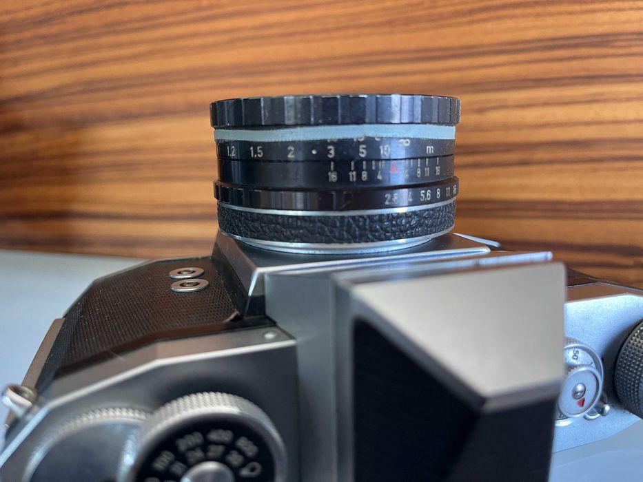 Câmara  Antiga – Praktica  com Objetiva Schneider-Kreuznach Xenar 50mm