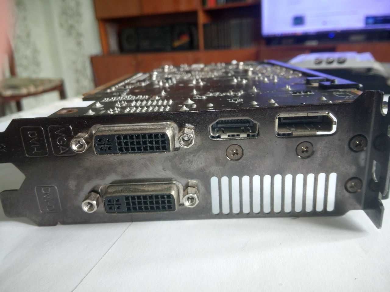 Видеокарта Asus PCI-E Radeon HD6850 1GB DDR5 Нерабочая на запчасти