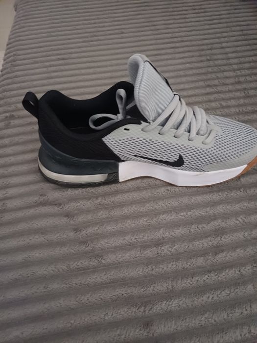 Tenis  Nike Foram usados 1 vez