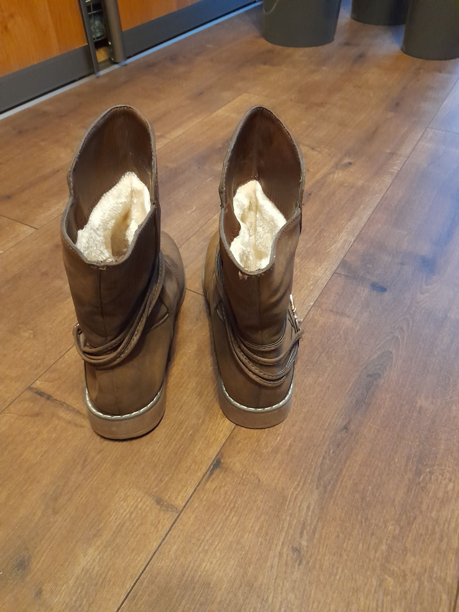 Botki damskie nowe ocieplone Schuhtraum kolor brązowy rozmiar 39