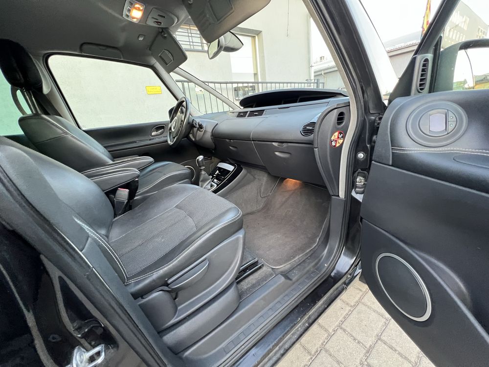 Renault Espace 2.0 rok 2012 7 miejsc tomtom hak