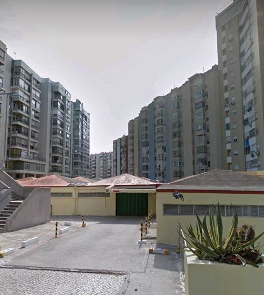 Arrendamento - Lugares Garagem - Algés