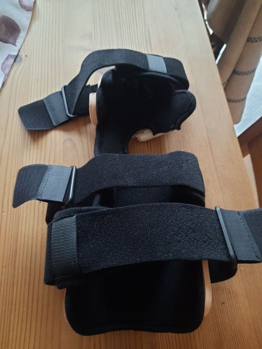 Stabilizator nadgartska dłoni palców