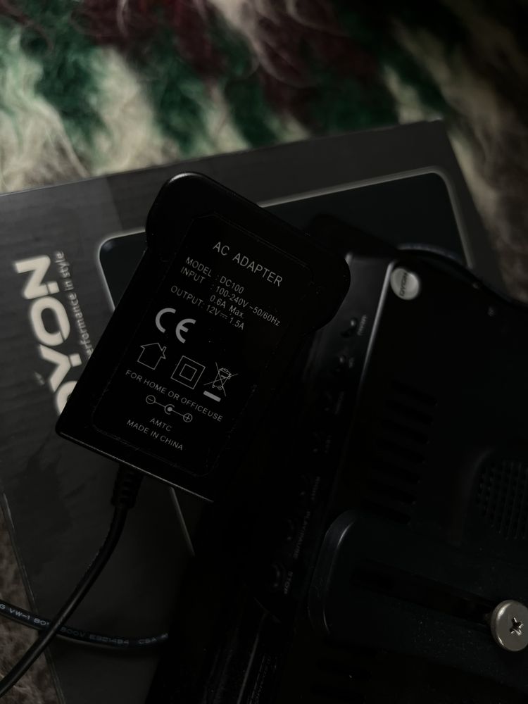 цифрову фоторамку Dyon, модель Spirit