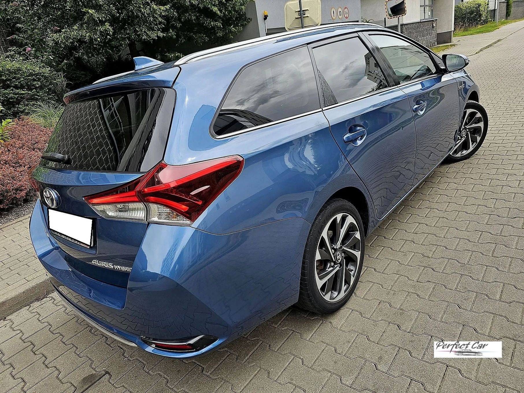 Toyota Auris 1.8 HSD 136KM Panorama-Full Led-Navi-Kamera-Serwis ASO Wa-wa
