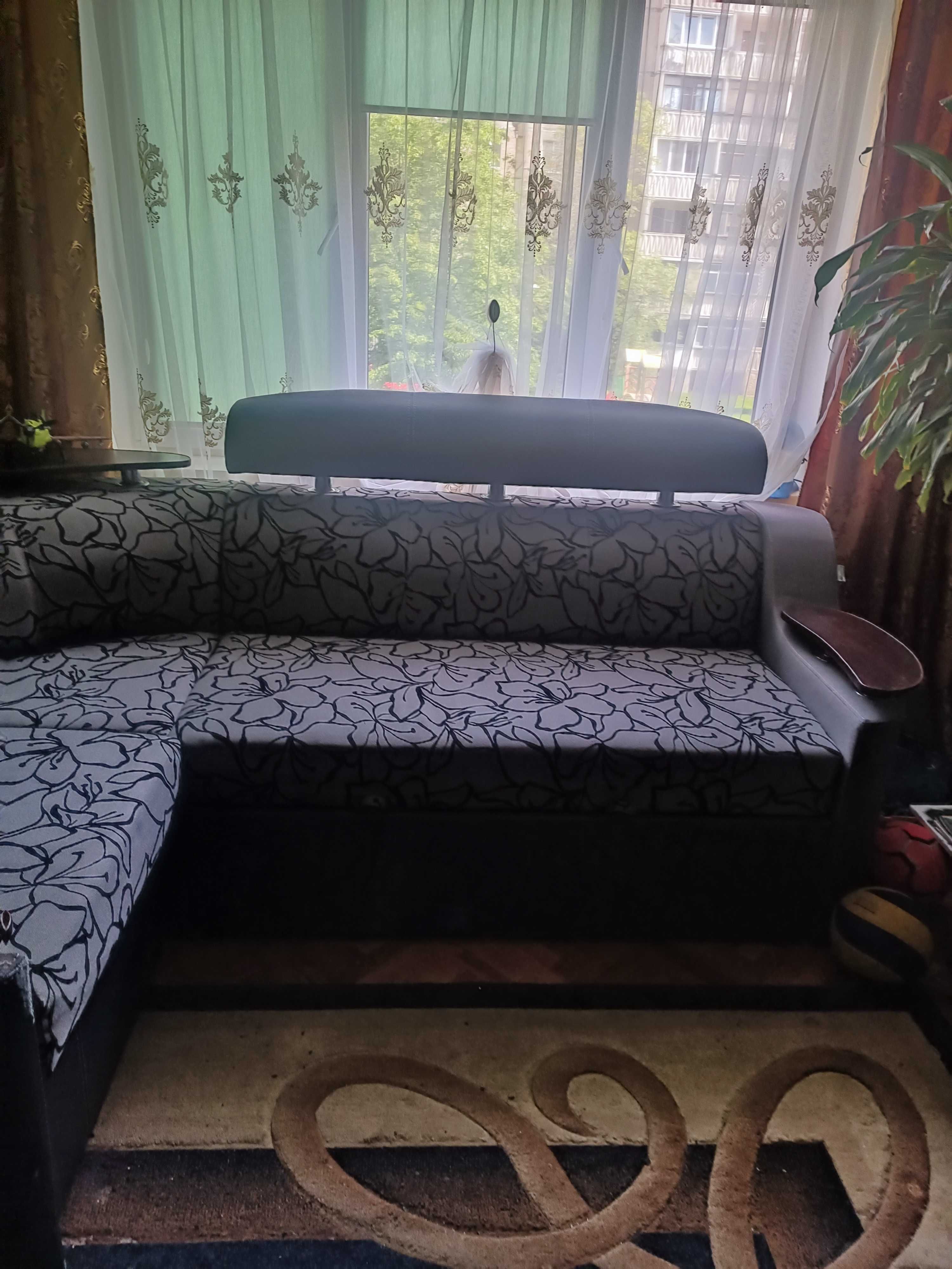 продам угловой диван