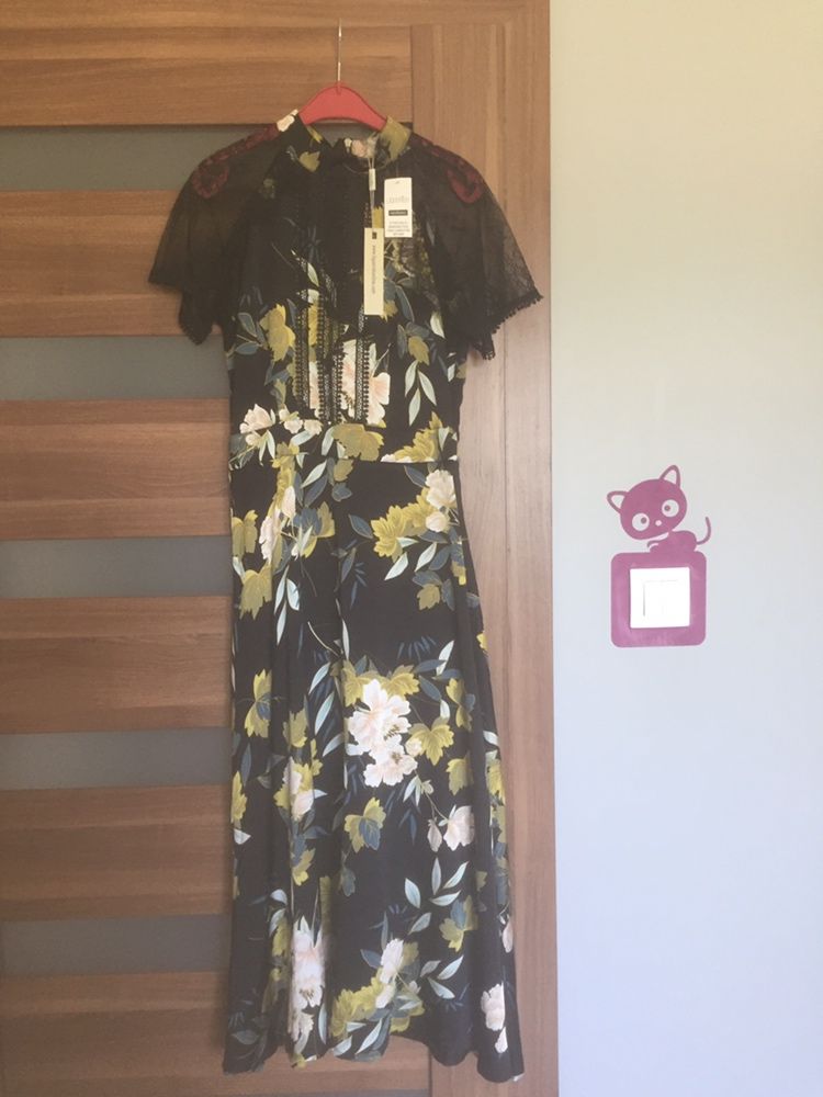 Sukienka Nowa w kwiaty XS 34